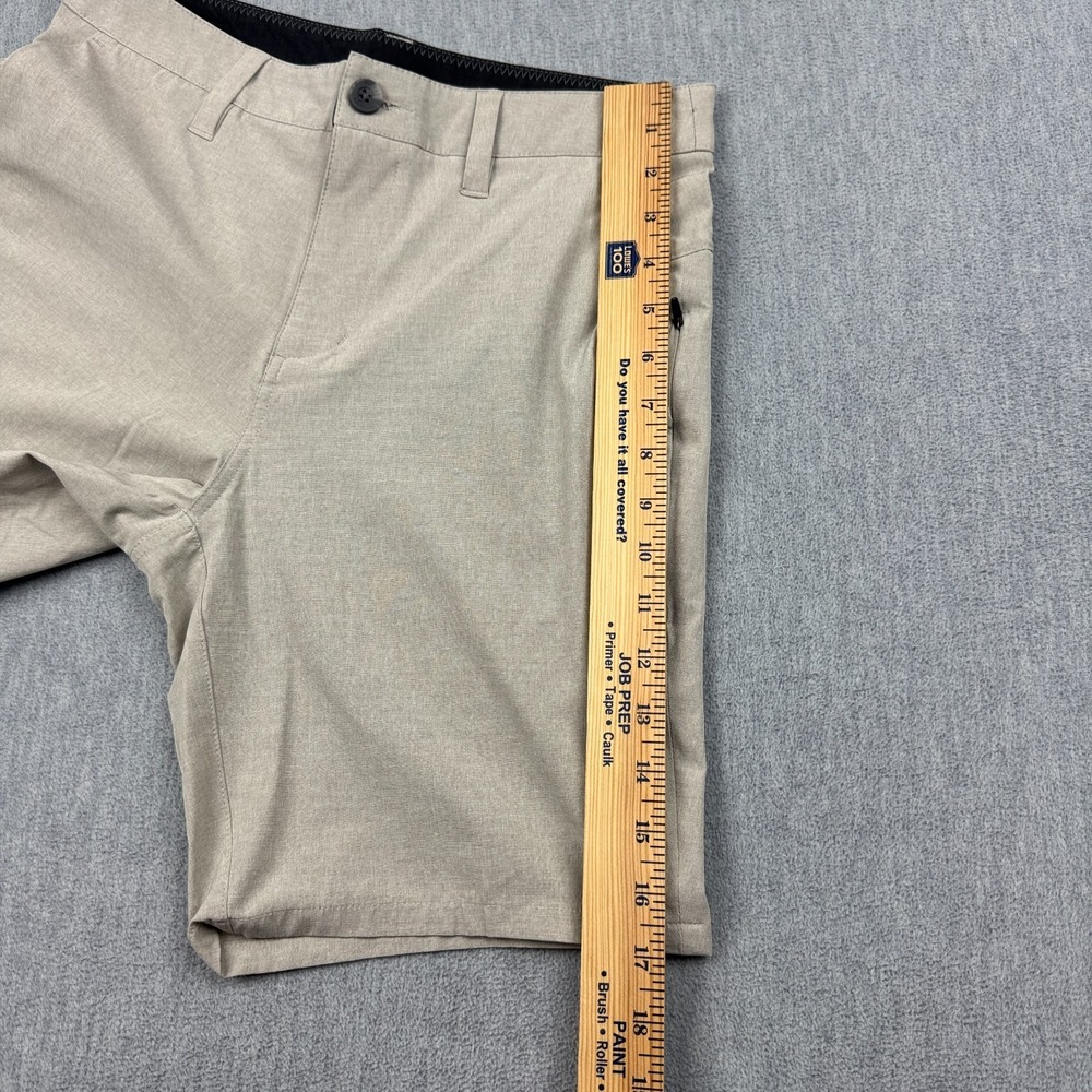Vuori Aim Shorts Mens 28 Beige Chino Athletic Hiking Outdoor Flat Front V368 - Picture 10 of 14